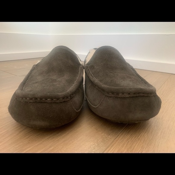 Ugg MENS ASCOT NEW CHARCOAL SLIPPER AUTHENTIC. - Picture 5 of 5